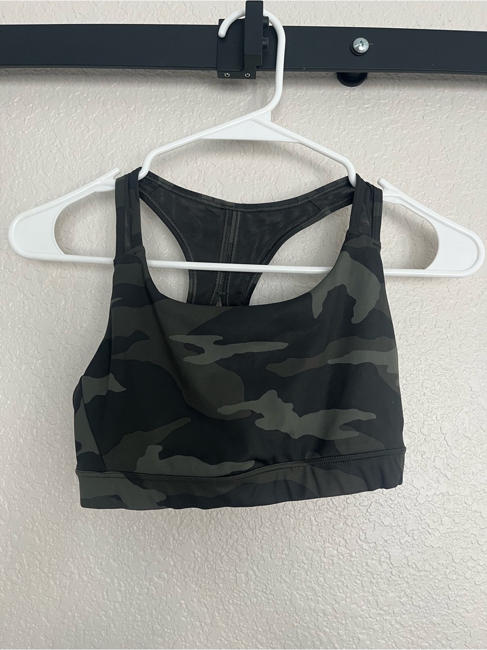 Athleta Women’s Camo Sports Bra - Olive/Black